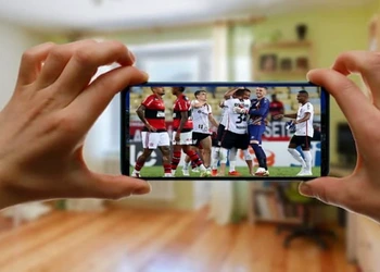 Futebol ao vivo no celular.